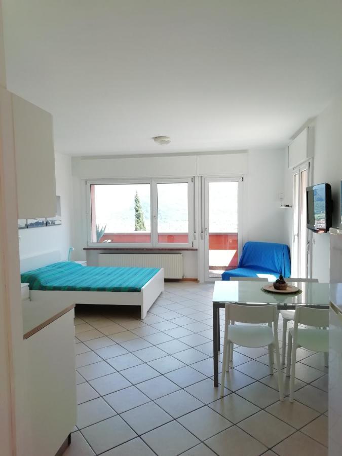 Lake & Castle View Apartment Riva del Garda Eksteriør billede