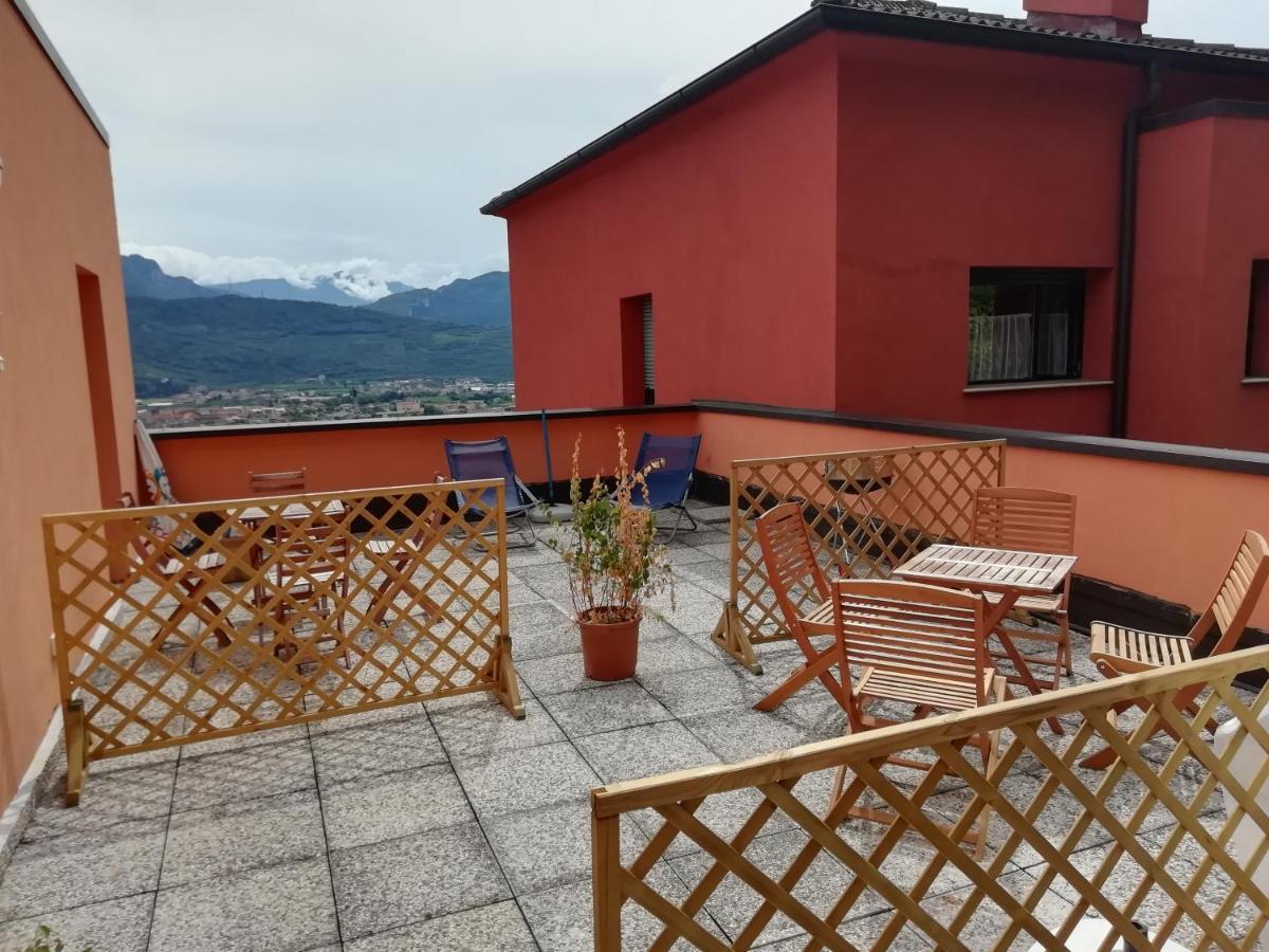 Lake & Castle View Apartment Riva del Garda Eksteriør billede