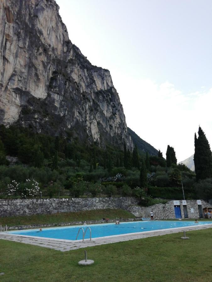 Lake & Castle View Apartment Riva del Garda Eksteriør billede